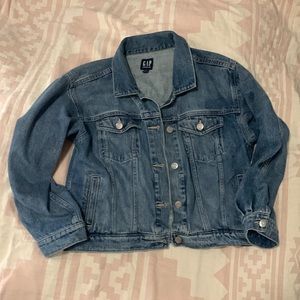 Cropped GAP Denim Jacket.